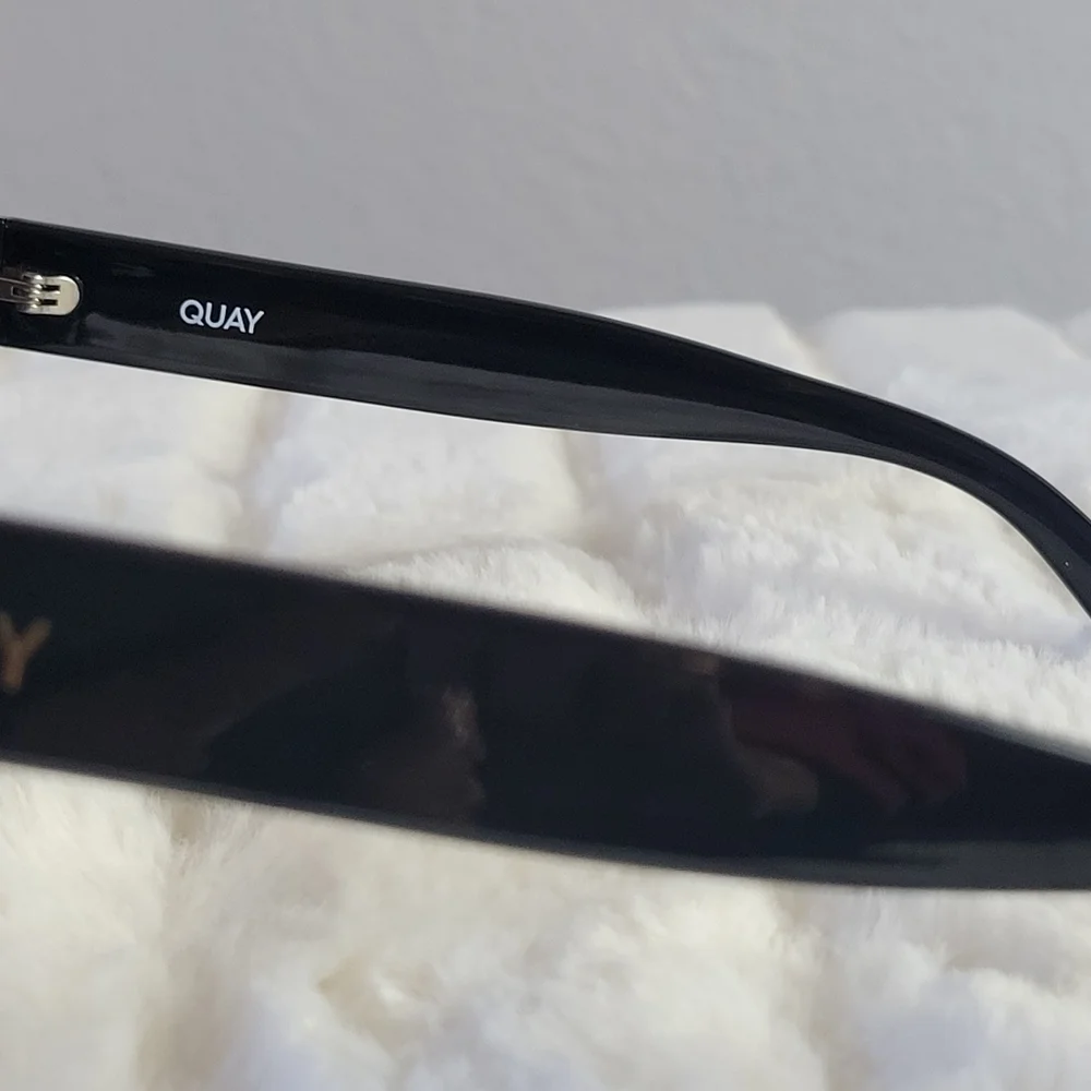 QUAY // ltd ed icy black oversize thick square frame smoke fade lens sunglasses